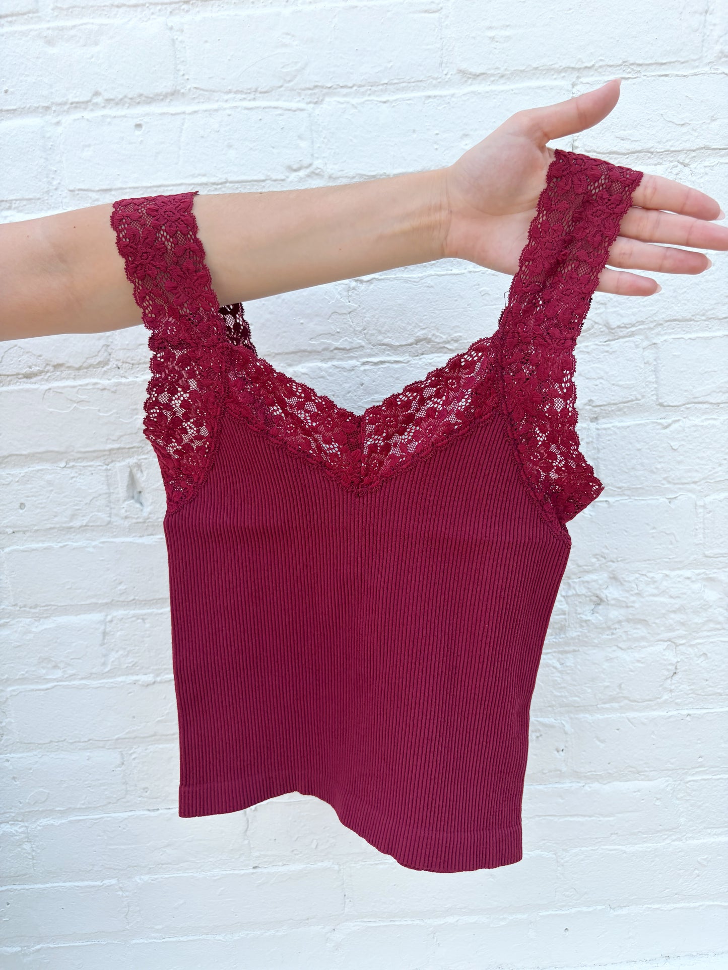 Cabernet Seamless Lace Tank
